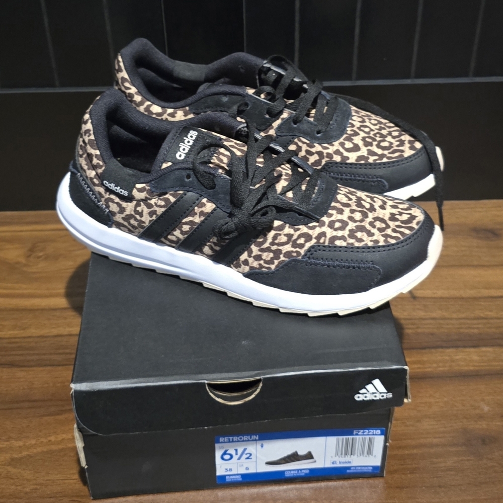 Adidas Retrorun “Cheetah Print” — New in Box (Women’s size 6.5